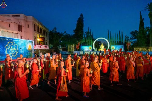 ภาพ No.332882:วันอาทิตย์ที่ 31 พฤษภาคม พ.ศ. 2569 วันวิสาขบูชา ณ วัดพระธรรมกายแคลิฟอร์เนีย  ประเทศสหรัฐอเมริกา