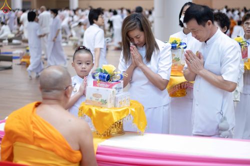 ภาพ No.343686:วันที่ 16 สิงหาคม พ.ศ.2569 พิธีถวายคิลานเภสัช และอุปกรณ์ทางการแพทย์ ณ ห้องแก้วสารพัดนึก2 วัดพระธรรมกาย
