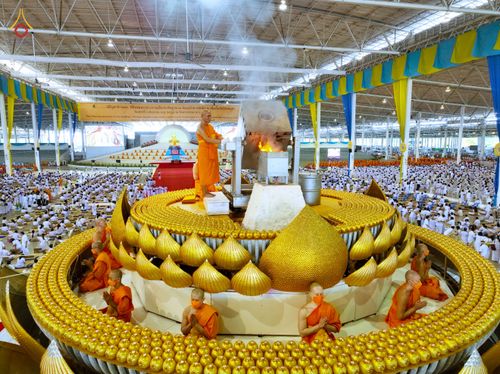 ภาพ No.81635:พิธีหล่อพระประธานเพื่อประดิษฐาน ณ ห้องแก้วสารพัดนึก 2 เนื่องในวันวิสาขบูชา วันเสาร์ที่ 3 มิถุนายน 2566 ณ วัดพระธรรมกาย จ.ปทุมธานี