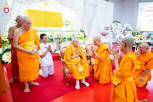 ภาพ No.314487:วันพฤหัสบดีที่ 19 มีนาคม พ.ศ. 2569 พิธีบำเพ็ญกุศล คุณพ่อณรงค์ จินตมากุล โยมบิดา พระครูปลัดรัตนวีรวัฒน์ (รังสฤษดิ์ อิทฺธิจินตโก) ที่ปรึกษาเจ้าคณะจังหวัดปทุมธานี เจ้าอาวาสวัดพระธรรมกาย  ณ ห้องปลูกศรัทธา 2 วัดพระธรรมกาย ปทุมธานี