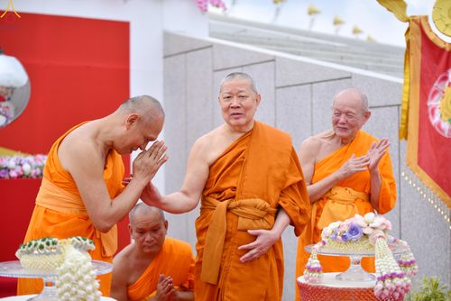 ภาพ No.328673:วันอังคารที่ 12 พฤษภาคม พ.ศ.2569 เจ้าประคุณสมเด็จพระมหารัชมงคลมุนี กรรมการมหาเถรสมาคม เจ้าคณะหนกลาง วัดไตรมิตรวิทยาราม วรวิหาร โปรดเมตตาเป็นองค์ประธาน พิธีเจริญพระพุทธมนต์ อายุวัฒนมงคล 98 ปี คุณแม่จุรี สุทธิผล ณ อาคารปลูกศรัทธา 2 วัดพระธรรมกาย