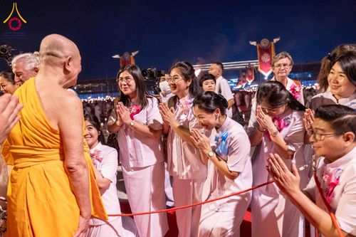 ภาพ No.312474:วันอังคารที่ 3 มีนาคม พ.ศ.2569 พิธีเวียนประทักษิณและจุดมาฆประทีป (ภาพชุดที่ 2) ณ ลานธรรมพระมหาธรรมกายเจดีย์ วัดพระธรรมกาย