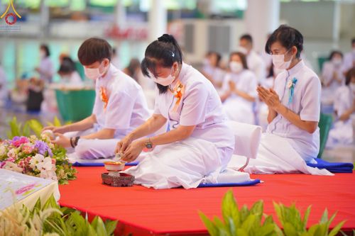 ภาพ No.78817:พิธีตักบาตร ข้าวสารอาหารแห้ง พิธีบูชาข้าวพระ ในวันอาทิตย์ต้นเดือนที่ 2 เมษายน พ.ศ. 2566