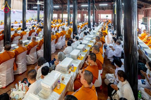 ภาพ No.303350:วันที่ 23 มกราคม พ.ศ. 2569 พิธีเจริญพุทธมนต์ปฏิบัติธรรม มอบทุนการศึกษา  ถวายสังฆทาน 109 วัด เพื่อถวายเป็นพุทธบูชา เพื่อขับเคลื่อนโครงการหมู่บ้านรักษาศีล 5 โดยคณะสงฆ์จังหวัดนครปฐม คณะศิษยานุศิษย์วัดพระธรรมกาย โครงการธรรมยาตรา ปีที่ 14 ณ วัดบางปลา อำเภอบาง