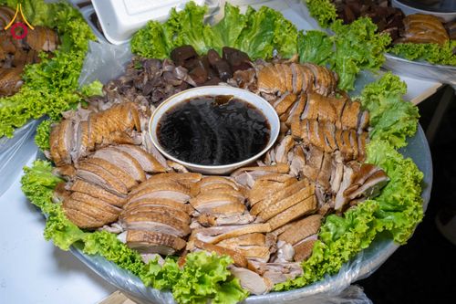 ภาพ No.295573:วันที่ 16 มกราคม พ.ศ. 2569 พิธีถวายภัตตาหารเป็นสังฆทาน แด่พระธรรมยาตรา ณ วัดโบสถ์บน ต.บางคูเวียง จ.นนทบุรี อนุสรณ์สถานลำดับที่ 4 สถานที่เกิดด้วยกายธรรม ในโครงการธรรมยาตรา กตัญญูบูชา มหาปูชนียาจารย์ พระมงคลเทพมุนี(สด จนฺทสโร) พระผู้ปราบมาร อนุสรณ์สถาน 7 แ