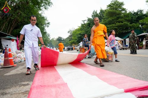 ภาพ No.285989:วันเสาร์ที่ 13 ธันวาคม พ.ศ.2568 พิธีตักบาตรพระภิกษุสามเณร 1,000 รูป ณ บริเวณหน้าอุทยานแห่งชาติเขาใหญ่ อำเภอปากช่อง จ.นครราชสีมา