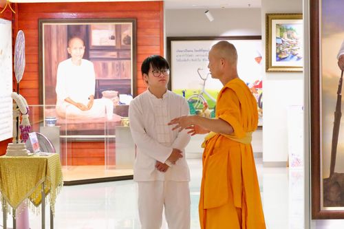 ภาพ No.345149:วันที่ 7 - 19 สิงหาคม พ.ศ.2569 ต้อนรับชาวต่างชาติเยี่ยมชมวัดพระธรรมกาย