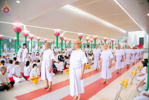 ภาพ No.298133:วันเสาร์ที่ 17 มกราคม พ.ศ. 2569 พิธีบรรพชาอุปสมบท โครงการอุปสมบทหมู่ บูชาธรรมครบ 117 ปี คุณยายอาจารย์มหารัตนอุบาสิกาจันทร์ ขนนกยูง  ณ อุโบสถพระไตรปิฎก วัดพระธรรมกาย