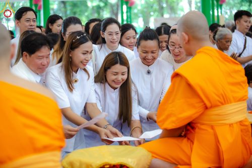 ภาพ No.137878:พิธีอุปสมบทสามเณรอุทิศชีวิต 11 รูป วันวิสาขบูชา พุธที่ 22 พฤษภาคม พ.ศ.2567 ณ อุโบสถ วัดพระธรรมกาย