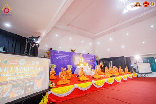 ภาพ No.283628:วันเสาร์ที่ 20 ธันวาคม  2568 พิธีบรรพชาสามเณร ณ ประเทศอินโดนีเซีย