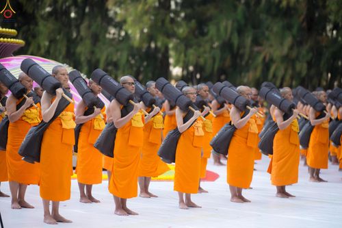 ภาพ No.288470:วันที่ 4 มกราคม พ.ศ. 2569 พระธรรมยาตราปฏิบัติธรรม และถ่ายภาพหมู่ประวัติศาสตร์ ในโครงการธรรมยาตรา กตัญญูบูชา มหาปูชนียาจารย์ พระมงคลเทพมุนี(สด จนฺทสโร) พระผู้ปราบมาร อนุสรณ์สถาน 7 แห่ง ปีที่ 14 ณ อนุสรณ์สถานมหาวิหารพระมงคลเทพมุนี (โลตัสแลนด์) อ.สองพี่น้อง