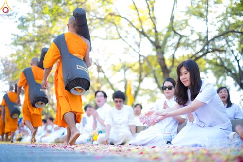 ภาพ No.279570:วันที่ 2 มกราคม พ.ศ.2569 พิธีต้อนรับพระธรรมยาตรา ครั้งที่ 1 ณ วัดพระธรรมกาย (วิหารหลวงปู่ - พระมหาธรรมกายเจดีย์)