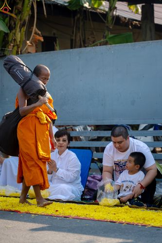 ภาพ No.295124:วันที่ 14 มกราคม พ.ศ. 2569 พิธีต้อนรับพระธรรมยาตรา อนุสรณ์สถานลำดับที่ 4  สถานที่เกิดด้วยกายธรรม ณ วัดโบสถ์บน ต.บางคูเวียง จ.นนทบุรี ในโครงการธรรมยาตรา กตัญญูบูชา มหาปูชนียาจารย์ พระมงคลเทพมุนี(สด จนฺทสโร) พระผู้ปราบมาร อนุสรณ์สถาน 7 แห่ง ปีที่ 14