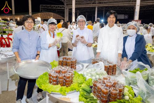 ภาพ No.303030:วันที่ 26 มกราคม พ.ศ. 2569 พิธีถวายภัตตาหารเป็นสังฆทาน แด่พระธรรมยาตรา ณ วัดพระธรรมกาย  จังหวัดปทุมธานี ในโครงการธรรมยาตรา กตัญญูบูชา มหาปูชนียาจารย์ พระมงคลเทพมุนี(สด จนฺทสโร) พระผู้ปราบมาร อนุสรณ์สถาน 7 แห่ง ปีที่ 14