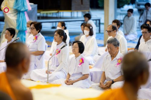 ภาพ No.293493:วันที่ 13 มกราคม พ.ศ. 2569 พิธีถวายภัตตาหารเป็นสังฆทาน แด่พระธรรมยาตรา ณ อนุสรณ์สถานมหาวิหารพระมงคลเทพมุนี (โลตัสแลนด์) อ.สองพี่น้อง จ.สุพรรณบุรี ในโครงการธรรมยาตรา กตัญญูบูชา มหาปูชนียาจารย์ พระมงคลเทพมุนี(สด จนฺทสโร) พระผู้ปราบมาร อนุสรณ์สถาน 7 แห่ง ปี