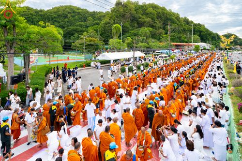 ภาพ No.341191:วันที่ 27 กรกฎาคม พ.ศ. 2569 พิธีตักบาตรพระ 1,000 รูป เมืองพัทลุง  ณ ถนนราเมศวร์ อ.เมือง จ.พัทลุง