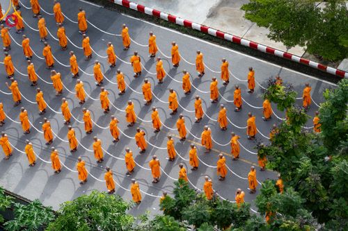 ภาพ No.89066:พิธีอัญเชิญรูปหล่อทองคำ  คุณยายอาจารย์มหารัตนอุบาสิกาจันทร์ ขนนกยูง เพื่อประดิษฐาน ณ มหาวิหารคุณยายอาจารย์ฯ เนื่องในวันครูผู้ค้นพบวิชชาธรรมกาย วันศุกร์ที่ 29 กันยายน พ.ศ. 2566