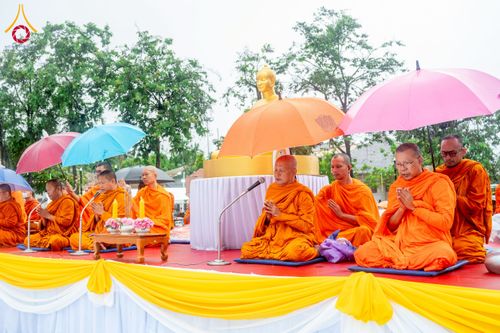 ภาพ No.226210:วันอาทิตย์ที่ 25 พฤษภาคม พ.ศ. 2568 พิธีตักบาตรพระ 1,000 รูปเมืองตรัง ครบรอบ 110 ปี เมืองทับเที่ยง ถวายเป็นพุทธบูชา ถวายเป็นพระราชกุศลแด่รัชกาลที่ 10 และอุทิศส่วนกุศลแด่อดีตเจ้าเมืองตรัง และบรรพบุรุษ ณ บริเวณหน้าศาลากลางจังหวัดตรัง ถนนพระราม 6