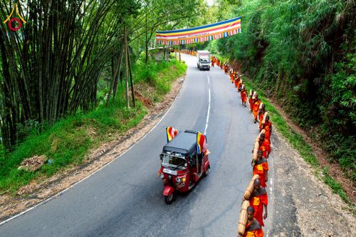 ภาพ No.226257:วันที่ 7-10 พฤษภาคม พ.ศ. 2568 โครงการเดินธรรมยาตรา สยาม-ลังกา ธรรมยาตรา ฉลองเทศกาลวิสาขบูชาแห่งชาติ ศรีลังกา บูชาธรรม 81 ปี หลวงพ่อธัมมชโย เมืองนูวราอิลิยา ประเทศศรีลังกา