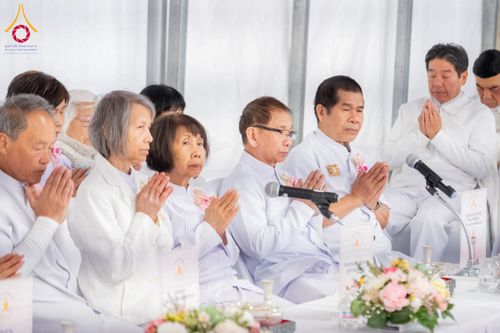 ภาพ No.135477:พิธีเจริญพระพุทธมนต์สมโภช แก้วบรมจักรพรรดิรัตนอนันต์ สถาปนาอาคารปฏิบัติธรรม แก้วธรรมชัยรัตนอนันต์ บูชาธรรมเนื่องในโอกาสอายุวัฒนมงคล 80 ปี หลวงพ่อธัมมชโย (22 เมษายน พ.ศ. 2567) วันพุธที่ 3 เมษายน พ.ศ. 2567 ณ วัดพระธรรมกายเทนเนสซี ประเทศสหรัฐอเมริกา