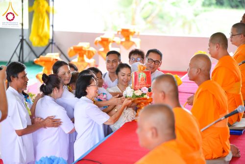 ภาพ No.164744:พิธีทอดกฐิน ณ ธุดงคสถานเขาย้อย เพชรบุรี สร้างอาคารปฏิบัติธรรม พระมงคลเทพมุนี(สด จนฺทสโร) ตำบลสระพัง อำเภอเขาย้อย จังหวัดเพชรบุรี วันอาทิตย์ ที่ 20 ตุลาคม พ.ศ. 2567