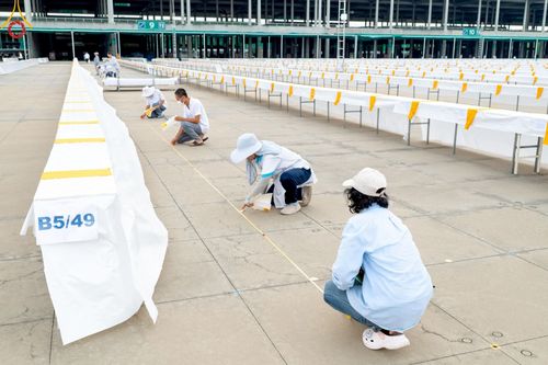 ภาพ No.218389:วันที่ 14-15 เมษายน พ.ศ. 2568 การเตรียมงานเครื่องเสียง , การเตรียมงานติดผ้ารับประเคน , การเตรียมงานเครื่องนอนพระสังฆาธิการ , การเตรียมงานจุดนั่งสาธุชน , การเตรียมงานถุงน้ำถ่วงน้ำหนักโต๊ะ , การเตรียมงานภาชนะฉันภัตตาหาร เพื่องานวันคุ้มครองโลก 22 เมษายน พ.ศ