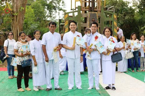 ภาพ No.76141:9พิธีวางศิลาฤกษ์ และตอกเสาเข็มมงคลต้นแรก สร้างหอฉันคุณยายอาจารย์มหารัตนอุบาสิกาจันทร์ ขนนกยูง  ณ ศูนย์ปฎิบัติธรรมนานาชาติสะเดา จ.สงขลา วันที่ 27 มกราคม พ.ศ. 2566