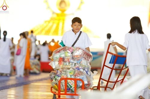 ภาพ No.125371:V.27 มาฆะ สาธุ  การรับบุญเตรียมงาน ปฎิบัติงาน เก็บงาน ของเจ้าหน้าที่หน่วยงานต่างๆ เพื่อวันมาฆบูชา วันเสาร์ที่ 24 กุมภาพันธ์  พ.ศ. 2567 ณ วัดพระธรรมกาย จ.ปทุมธานี