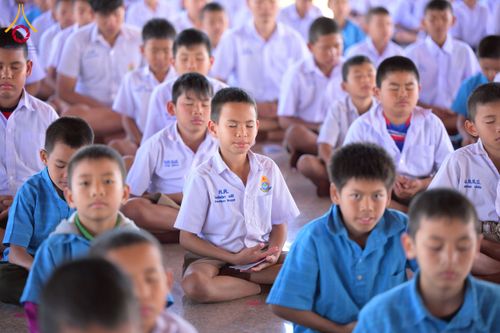 ภาพ No.274869:วันที่ 28 พฤศจิกายน พ.ศ. 2568 รวมพลังเด็กดี V-Star ผู้นำฟื้นฟูศีลธรรมโลก ประจำปี 2568 จังหวัดอุบลราชธานี ณ วัดป่าอุบลแก้ว อ.วารินชำราบ จ.อุบลราชธานี