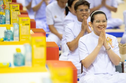 ภาพ No.147060:พิธีมุทิตาสักการะพระภิกษุ ผู้สอบได้เปรียญธรรม 9 ประโยคระดับโลกปีที่ 36, พิธีมอบโล่เกียรติยศและทุนการศึกษา สำนักเรียนบาลีดีเด่นทั่วประเทศ, พิธีถวายมหาสังฆทานคณะสงฆ์ 2,000 กว่าวัด ทั่วประเทศ ปีที่ 24, พิธีถวายไทยธรรมคณะสงฆ์ 323 วัด 4 จังหวัดชายแดนภาคใต้