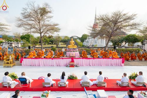 ภาพ No.58125:พิธีตักบาตรพระภิกษุและสามเณร 180 รูป ณ ลานองค์พระสมุทรเจดีย์ จ.สมุทรปราการ วันเสาร์ที่ 27 เมษายน พ.ศ. 2567