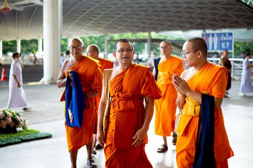 ภาพ No.235941:วันที่ 3 สิงหาคม พ.ศ. 2568 ภาพบรรยากาศ การต้อนรับปฎิสันถาร ของคณะสงฆ์ ในวันสมาธิโลก พิธีถวายมหาสังฆทาน 2,000 กว่าวัด ณ วัดพระธรรมกาย