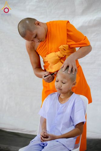 ภาพ No.143827:พิธีปลงผมยุวธรรมทายาท โครงการสามเณรโรงเรียนนานาชาติ รุ่นที่  13 ณ วิหารคด คอร์ 9 วัดพระธรรมกาย วันอาทิตย์ที่ 7 กรกฎาคม พ.ศ. 2567