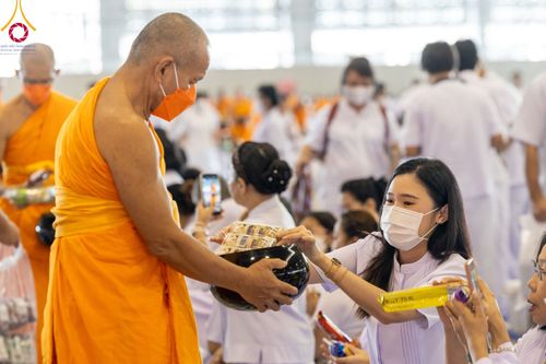 ภาพ No.99652:พิธีตักบาตรวันอาทิตย์ต้นเดือน ณ สภาธรรมกายสากล วัดพระธรรมกาย จ.ปทุมธานี วันอาทิตย์ที่ 3 ธันวาคม พ.ศ. 2566