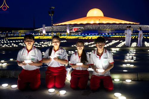 ภาพ No.154819:พิธีจุดประทีป, พิธีฉลองชัยสวดมนต์บทธัมมจักกัปปวัตนสูตร ณ มหารัตนวิหารคด วัดพระธรรมกาย วันอังคารที่ 17 กันยายน พ.ศ. 2567