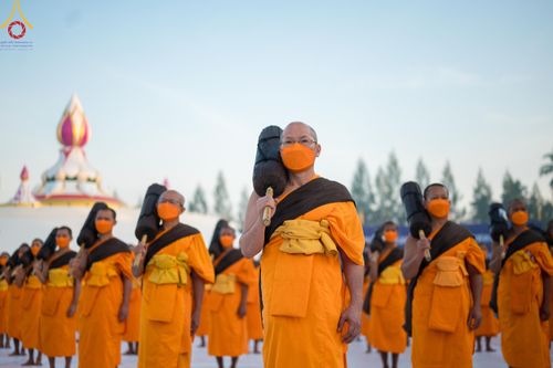 ภาพ No.108210:พระธรรมยาตราร่วมปฏิบัติธรรม และถ่ายภาพหมู่ประวัติศาสตร์ วันที่ 8 มกราคม พ.ศ. 2567  ณ อนุสรณ์สถานบางนางแท่น จ.นครปฐม