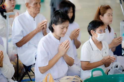 ภาพ No.207242:พิธีตักบาตร และปฏิบัติธรรมช่วงสาย ในวันมาฆบูชา วันพุธที่ 12 กุมภาพันธ์ พ.ศ. 2568 ณ วัดพระธรรมกาย จังหวัดปทุมธานี