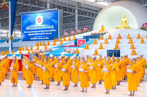 ภาพ No.102806:พิธีรับมอบต้นสมบัติจักรพรรดิ เพื่องานเผยแผ่พระพุทธศาสนาวิชชาธรรมกายไปทั่วโลก แด่ศูนย์ส่งเสริมศีลธรรมทั่วโลก 224 แห่ง วันอาทิตย์ที่ 17 ธันวาคม พ.ศ. 2566 ณ สภาธรรมกายสากล วัดพระธรรมกาย