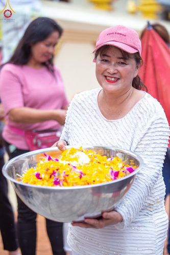 ภาพ No.128204:พิธีอัญเชิญพระบรมสารีริกธาตุ " ใจกลางเมืองนครหาดใหญ่ " เพื่อประดิษฐาน ณ มหารัตนเจดีย์สิริปทุมสวรรค์ (เจดีย์อริยพุทธะ 5 พระองค์) ศูนย์ปฏิบัติธรรมภาคใต้ อ.บางกล่ำ จ.สงขลา  วันที่ 9 มีนาคม พ.ศ.2567 (ชุดที่ 1)