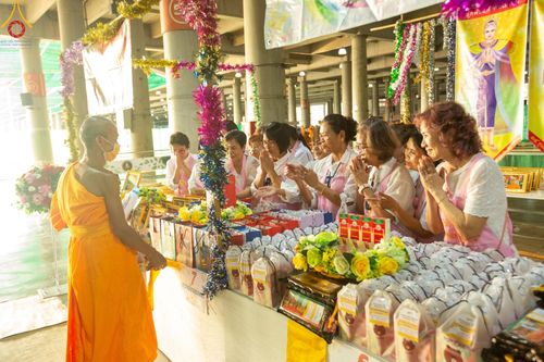 ภาพ No.123585:พิธีถวายสลากภัต แด่พระภิกษุสงฆ์ เพื่อโครงการธรรมยาตรา กตัญญูบูชา มหาปูชนียาจารย์ พระมงคลเทพมุนี (สด จนฺทสโร) พระผู้ปราบมาร อนุสรณ์สถาน 7 แห่ง ปีที่ 12 ระหว่างวันที่ 2 - 31 มกราคม พ.ศ.2567