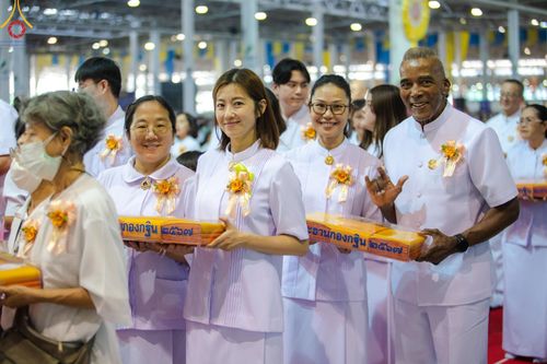 ภาพ No.167709:พิธีทอดกฐิน และ พิธีกรานกฐิน ในวันอาทิตย์ที่ 3 พฤศจิกายน พ.ศ. 2567 ณ วัดพระธรรมกาย จ.ปทุมธานี