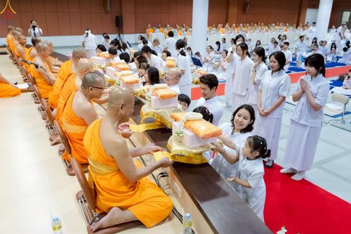 ภาพ No.228225:วันอาทิตย์ที่ 1 มิถุนายน พ.ศ.2568 พิธีถวายมหาสังฆทานพระ 100 รูป สโมสรซุปเปอร์คิดส์ ปีที่ 6 ณ ห้อง SPD 8 สภาธรรมกายสากล วัดพระธรรมกาย