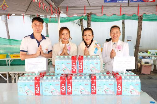 ภาพ No.190036:พิธีถวายภัตตาหารเป็นสังฆทาน แด่พระธรรมยาตรา ณ อนุสรณ์สถานมหาวิหารพระมงคลเทพมุนี (โลตัสแลนด์) อ.สองพี่น้อง จ.สุพรรณบุรี ในโครงการธรรมยาตรา กตัญญูบูชา มหาปูชนียาจารย์ พระมงคลเทพมุนี(สด จนฺทสโร) พระผู้ปราบมาร อนุสรณ์สถาน 7 แห่ง ปีที่ 13 วันที่ 6 มกราคม 2568