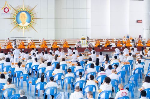 ภาพ No.209910:วันพุธที่ 26 กุมภาพันธ์ พ.ศ. 2568 พิธีบุพเปตพลี ครั้งที่ 159 ณ หอฉันคุณยายอาจารย์จันทร์ขนนกยูง วัดพระธรรมกาย