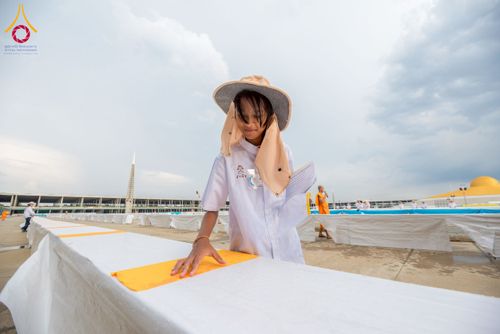 ภาพ No.217744:วันที่ 10-14 เมษายน พ.ศ. 2568 เจ้าหน้าที่อาสาสมัคร เตรียมงานวันคุ้มครองโลก ชุดที่ 2 วัดพระธรรมกาย จ.ปทุมธานี