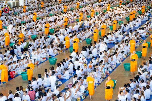 ภาพ No.277002:วันอาทิตย์ที่ 7 ธันวาคม พ.ศ. 2568 พิธีตักบาตรอาทิตย์ต้นเดือน ณ บ้านแก้วเรือนทองคุณยายฯ วัดพระธรรมกาย