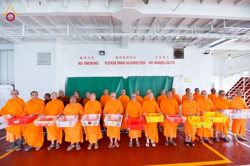 ภาพ No.224851:วันเสาร์ ที่ 10 พฤษภาคม พ.ศ. 2568 วัดพระธรรมกายฮ่องกง จัดพิธีปล่อยปลา บนเรือใหญ่บนอ่าวฮ่องกง และจัดพิธีถวายมหาสังฆทานกลางทะเล ประจำปี 2568 เนื่องในสัปดาห์วิสาขบูชาโลก