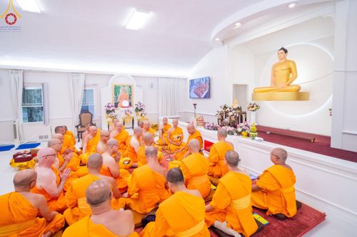 ภาพ No.145015:พิธีบรรพชา และอุปสมบท ธรรมทายาท โดยมี พระเดชพระคุณพระธรรมรัตนาภรณ์ เป็นพระอุปัชฌาย์ ยังความปลื้มปิติใจให้แก่ผู้ปกครอง และคณะญาติมิตร ณ วัดพระธรรมกายนิวเจอร์ซี  ประเทศสหรัฐอเมริกา