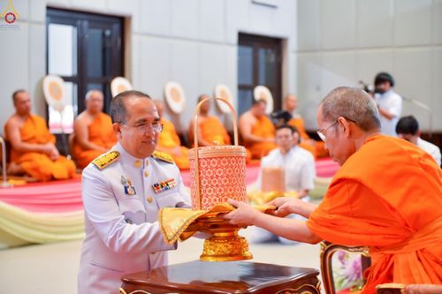 ภาพ No.230944:วันอังคารที่ 1 กรกฎาคม พ.ศ. 2568 ผู้ว่าราชการจังหวัดปทุมธานี เป็นประธานพิธีต้อนรับ สัญญาบัตร พัดยศ พระครูสัญญาบัตรสายต่างประเทศ วัดพระธรรมกาย ประจำปี พ.ศ. 2568 จำนวน 19 รูป