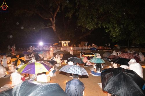 ภาพ No.141054:PhotoStory มหาศรัทธา ธรรมยาตราศรีลังกา EP.6 พิธีจุดวิสาขประทีป 6 วัด ถวายเป็น พุทธบูชา  โครงการสยาม-ลังกา ธรรมยาตรา  ฉลองเทศกาลวิสาขบูชาแห่งชาติ ศรีลังกา  บูชาธรรม 80 ปี หลวงพ่อธัมมชโย วันที่ 16 พฤษภาคม พ.ศ. 2567